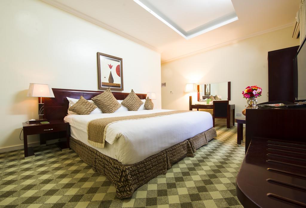 The Manor Hotel Kigali Exterior photo
